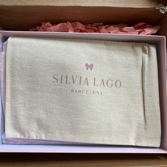 Silvia Lago sling back heel in pink suede with removable crystal buckle. - Picture 9 of 11